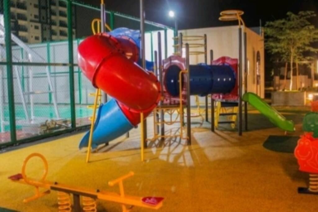 Hani Homestay Wifi Netflix Secure Parking Klia Usim Inti Aeon Mall Nilai Kültér fotó
