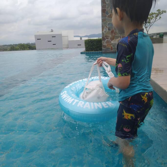 Hani Homestay Wifi Netflix Secure Parking Klia Usim Inti Aeon Mall Nilai Kültér fotó